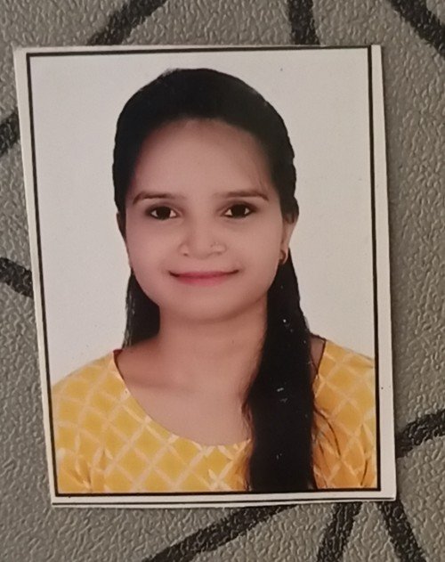 Akansha Yadav  home tutor in Varanasi.